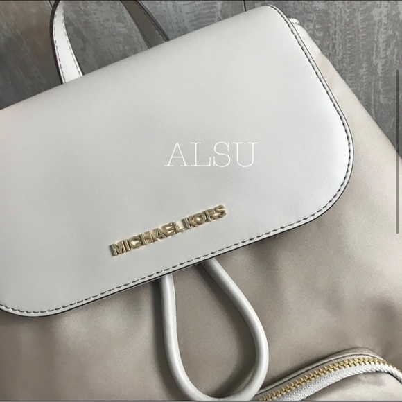 Michael Kors Abbey LG Cargo Backpack Cement BeigeW - Picture 2 of 7